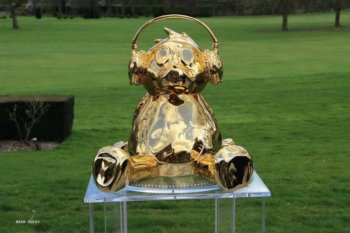 Bear Luis Vuitton chrome
